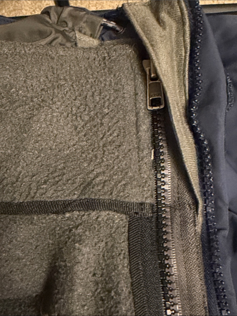 The North Face Men's Navy Hooded Jacket with Fleece Liner - Size Medium - Picture 5 of 8